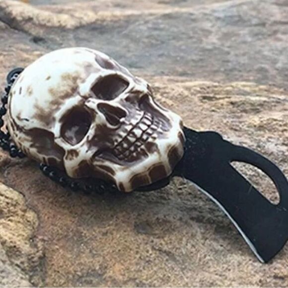 Retro skull pocket mini folding knife necklace, keychain, pendant EDC Tool. - Picture 5 of 9